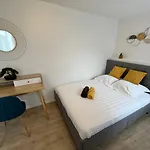 Le Voltaire Apartmán Melun